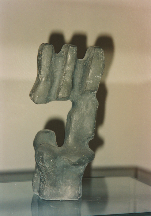 Gerson Fehrenbach, Springer, Beton, 25 x 12 x 8 cm