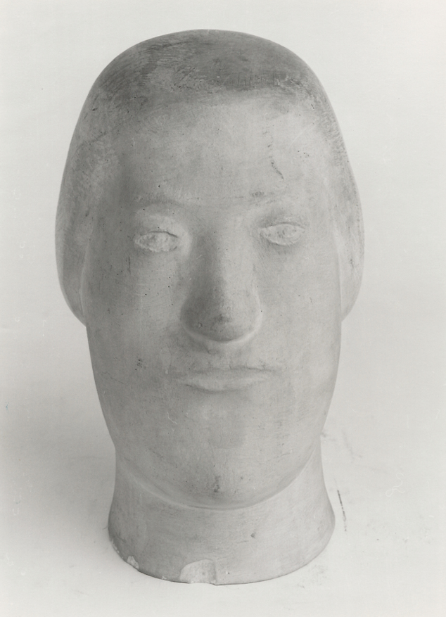 Hans Uhlmann, Weiblicher Kopf, ca. 1930/32, Gips, hellgrau, 19 x 11 x 13 cm